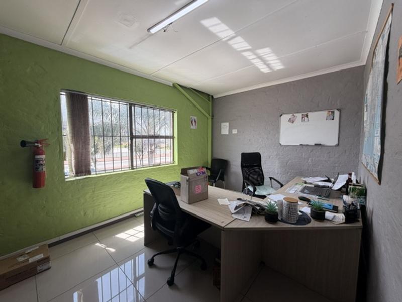 To Let Commercial Property for Rent in North End Eastern Cape